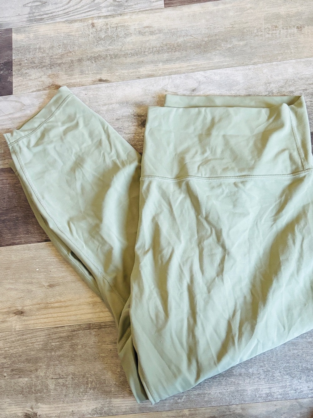 Lululemon Leggings light green leggings crop size 20 plus size